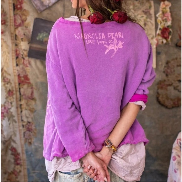 Magnolia Pearl Neil Young
Hermosa Sweatshirt - Picture 2 of 5